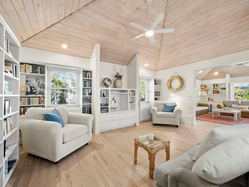 677 Lands End Drive Longboat Key FL 34228
