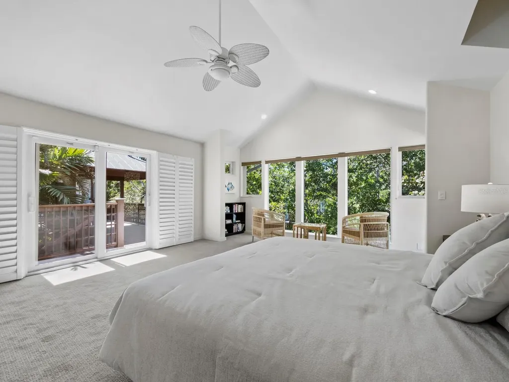 677 Lands End Drive Longboat Key FL 34228