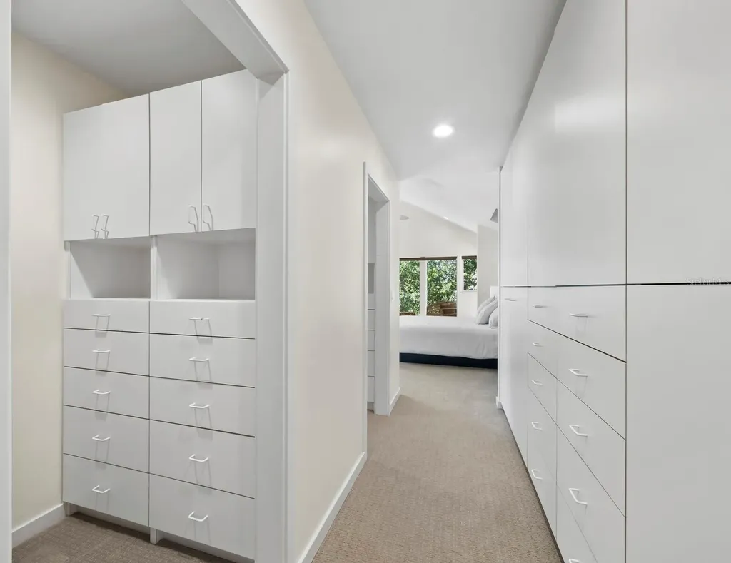 677 Lands End Drive Longboat Key FL 34228