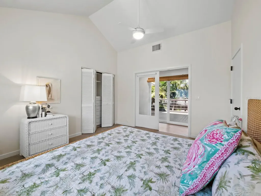 677 Lands End Drive Longboat Key FL 34228