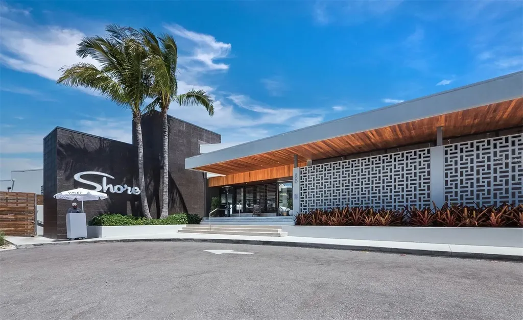 677 Lands End Drive Longboat Key FL 34228