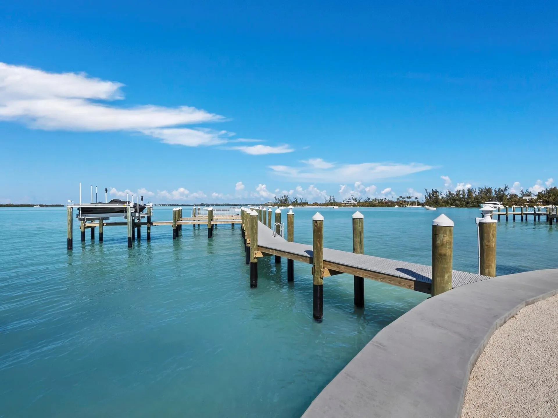 677 Lands End Drive Longboat Key FL 34228