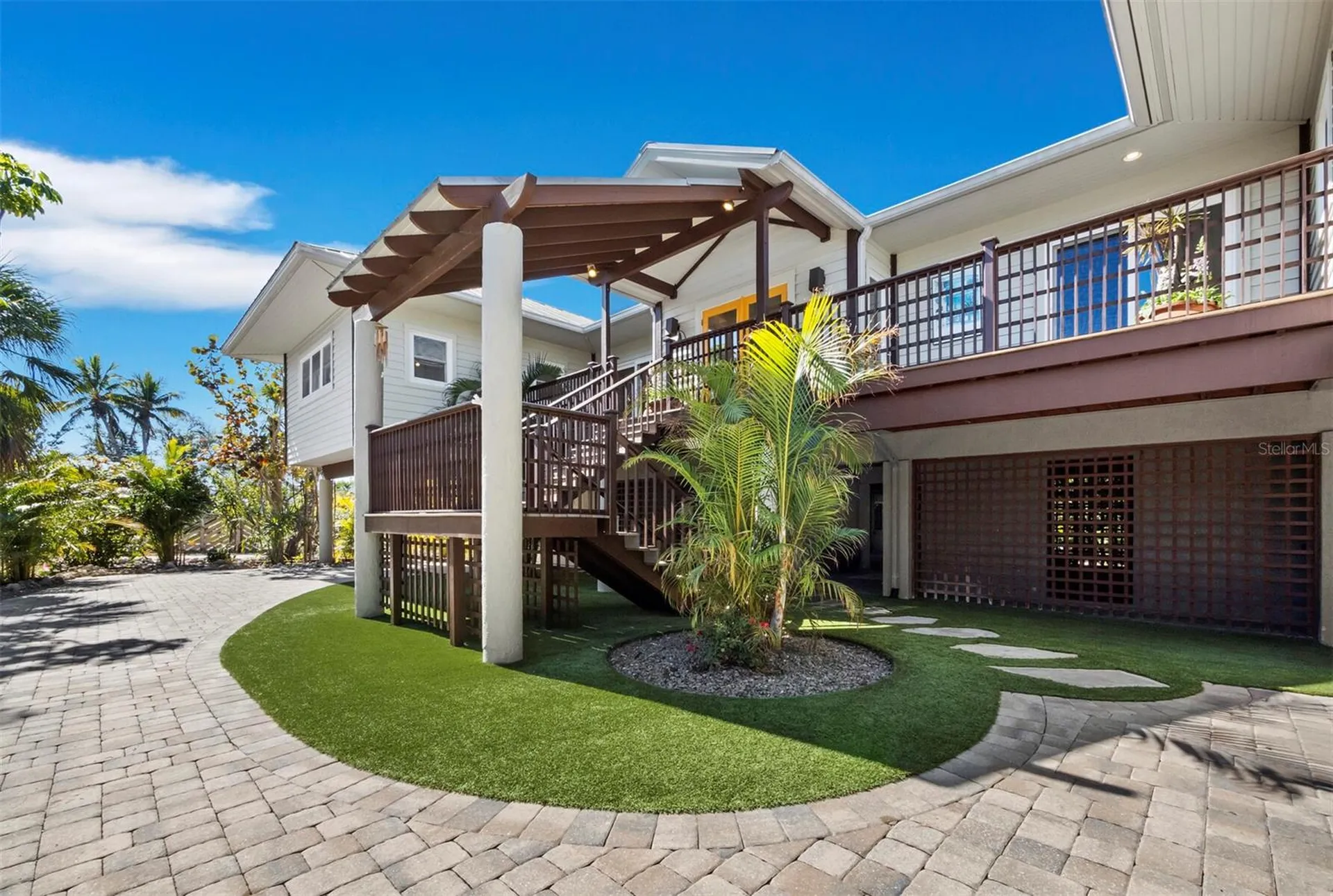 677 Lands End Drive Longboat Key FL 34228