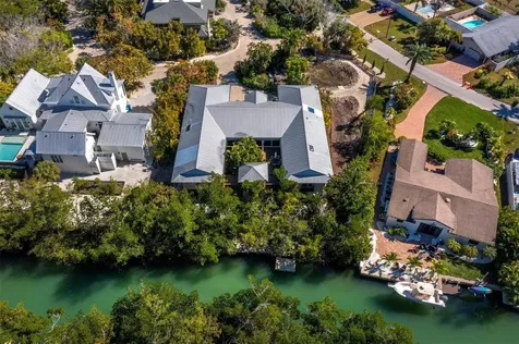 677 Lands End Drive Longboat Key FL 34228