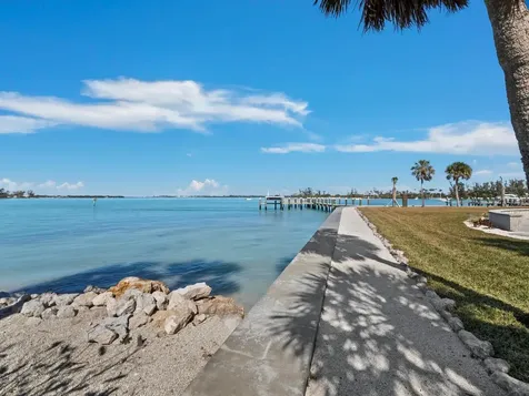 677 Lands End Drive Longboat Key FL 34228