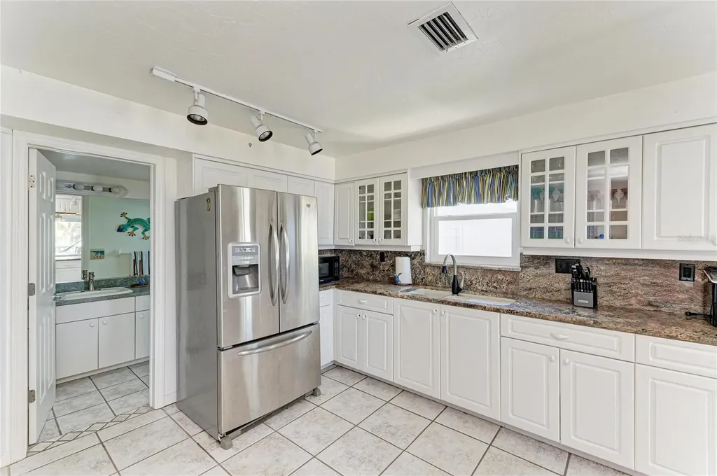 872 North Shore Drive Anna Maria FL 34216