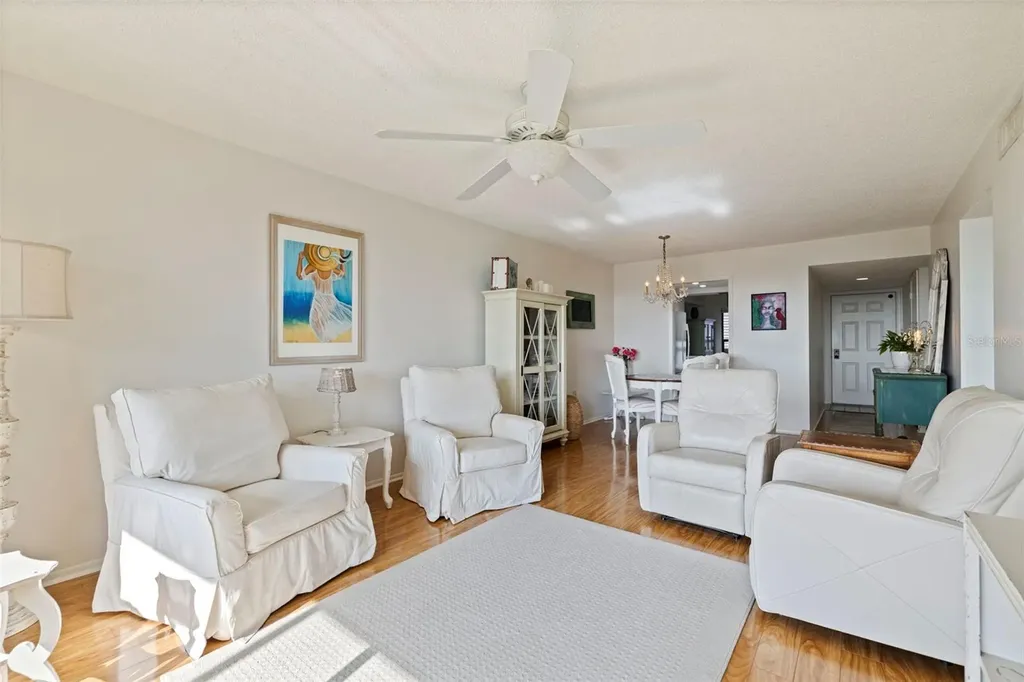 1320 Pasadena Avenue S South Pasadena FL 33707