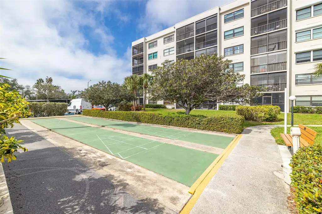 1320 Pasadena Avenue S South Pasadena FL 33707