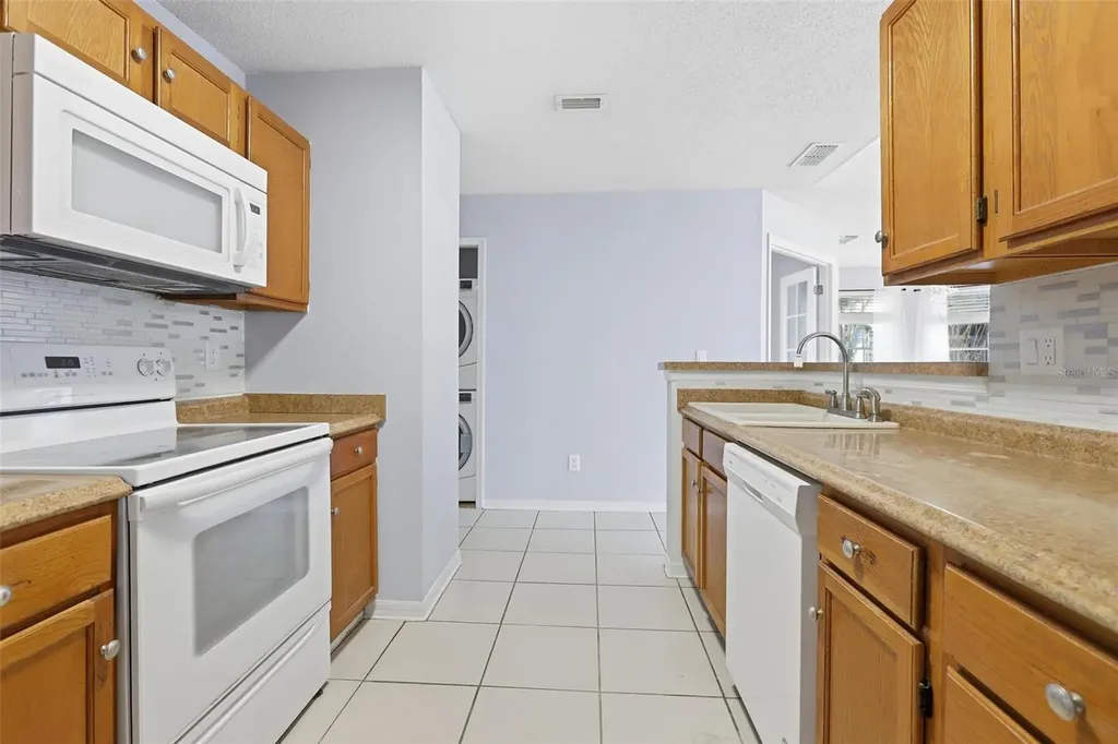966 Helmsley Court Lake Mary FL 32746