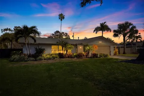 153 58th Avenue S St Petersburg FL 33705