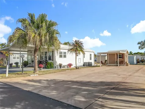 450 Pine Loop Frostproof FL 33843