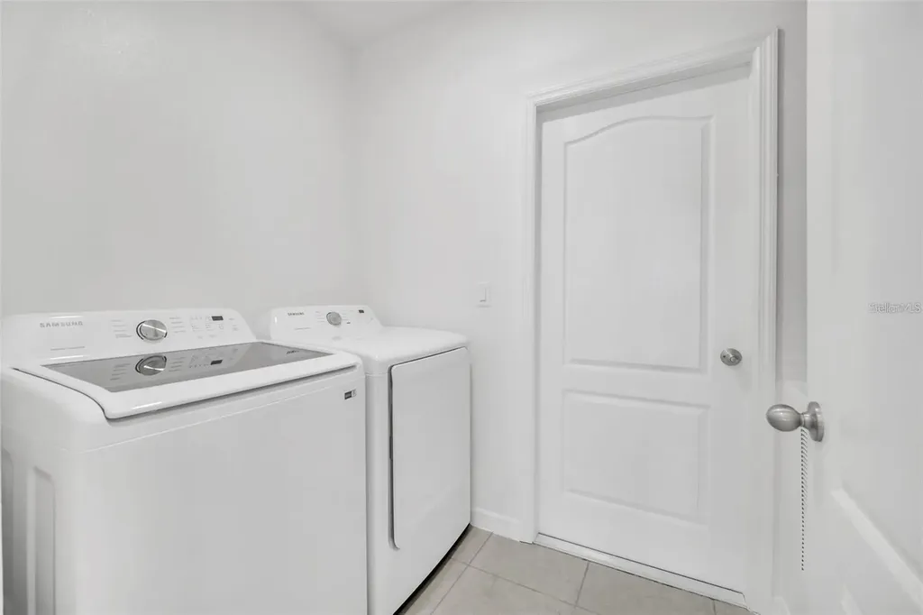 1154 Oak Bluff Drive Davenport FL 33837