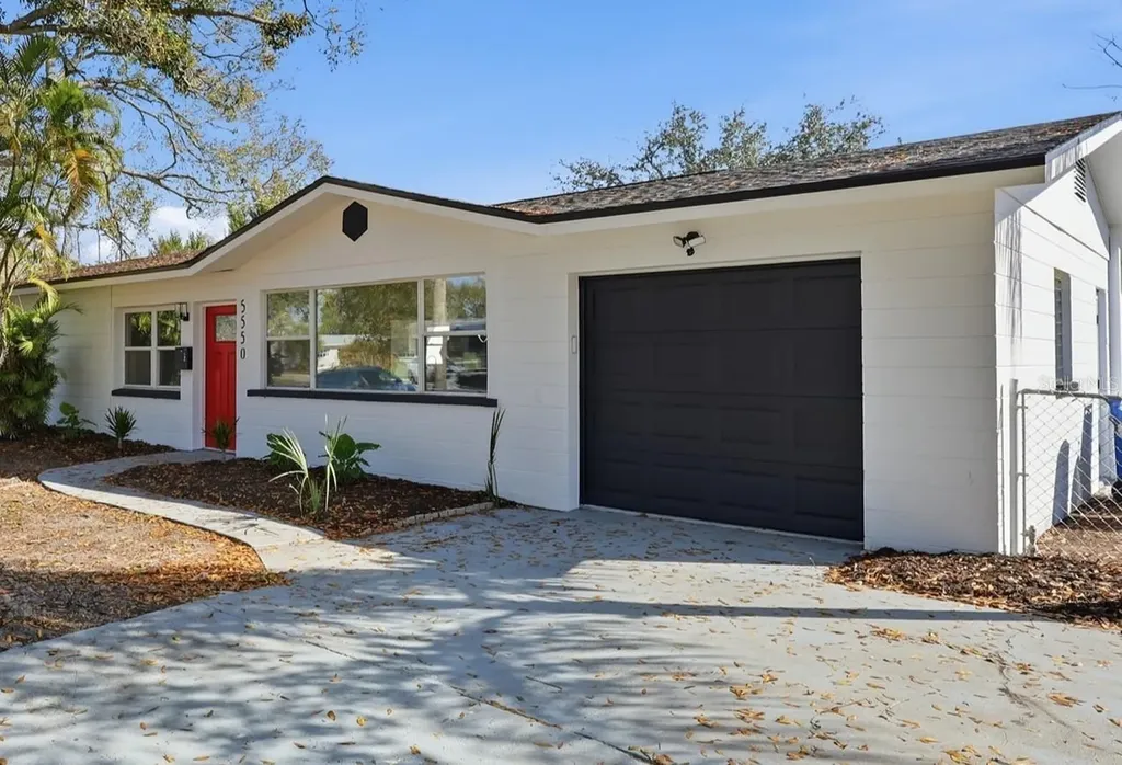 5550 5th Way S St Petersburg FL 33705