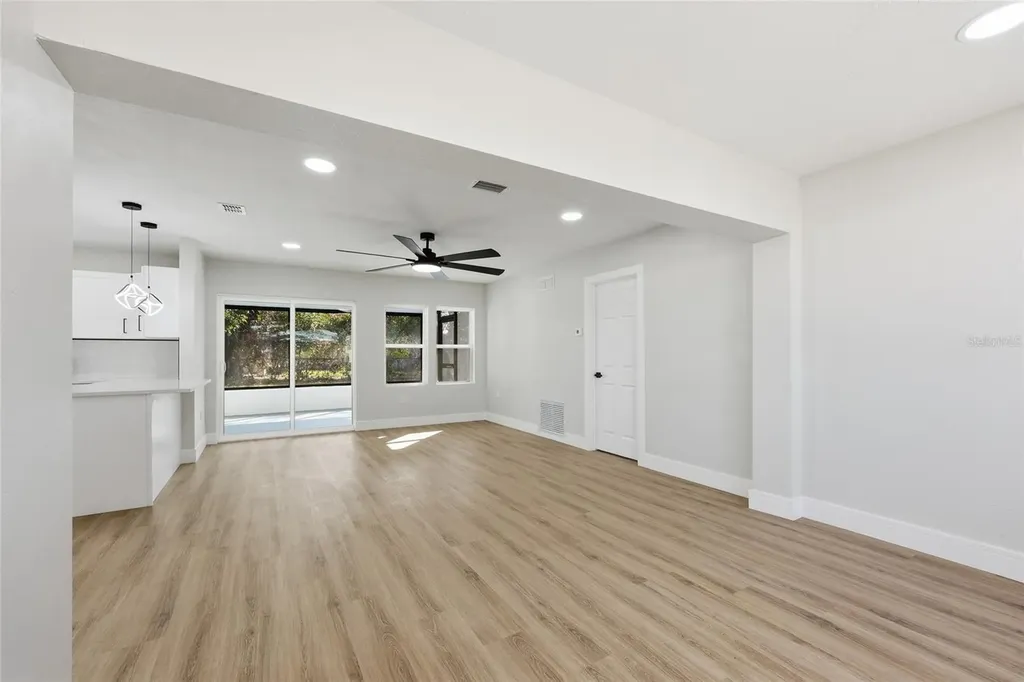 5550 5th Way S St Petersburg FL 33705