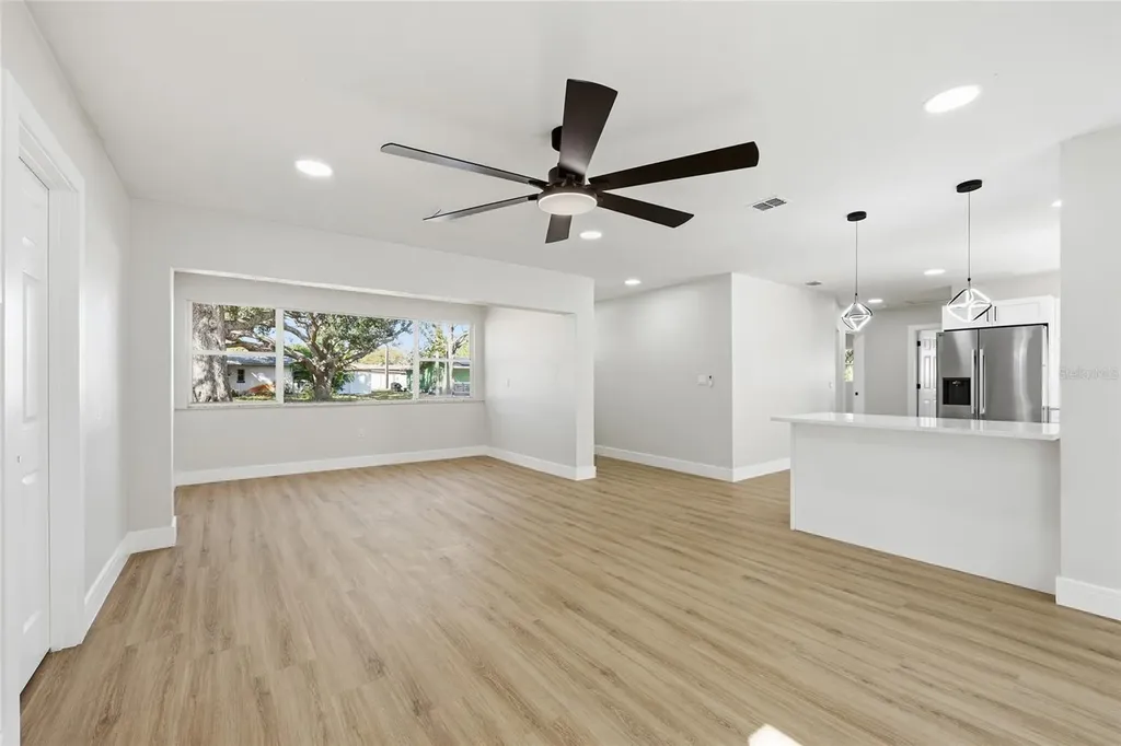 5550 5th Way S St Petersburg FL 33705