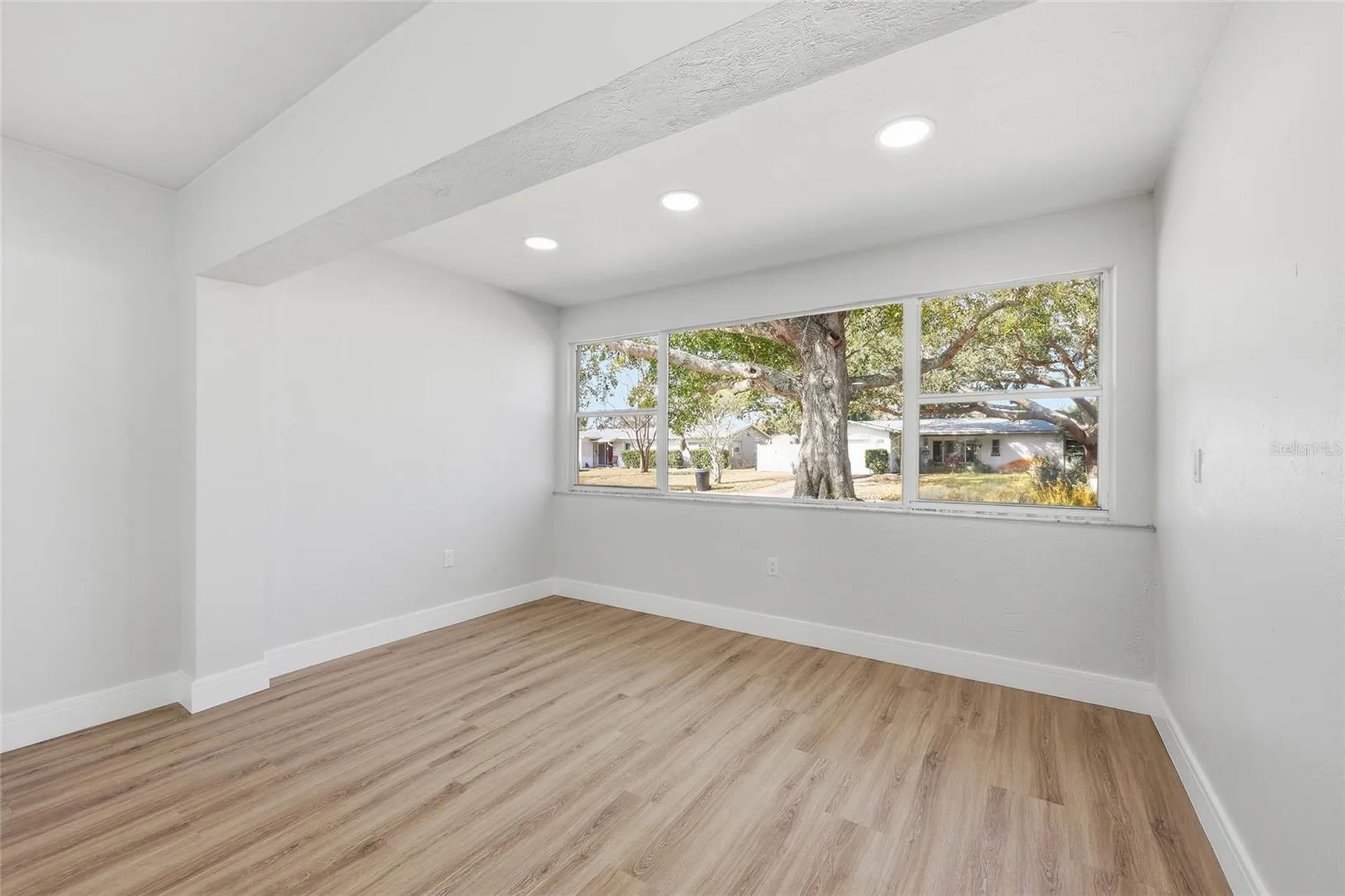 5550 5th Way S St Petersburg FL 33705