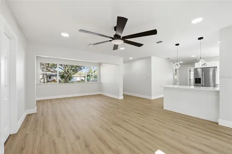 5550 5th Way S St Petersburg FL 33705