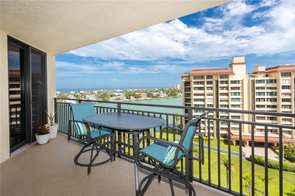 690 Island Way Clearwater Beach FL 33767