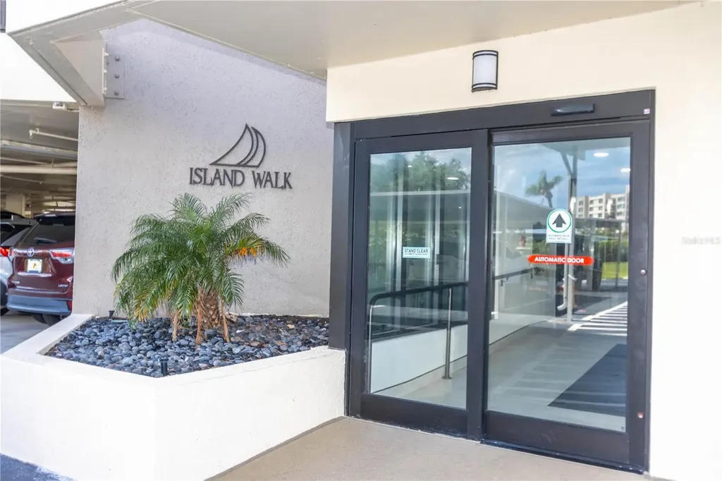 690 Island Way Clearwater Beach FL 33767
