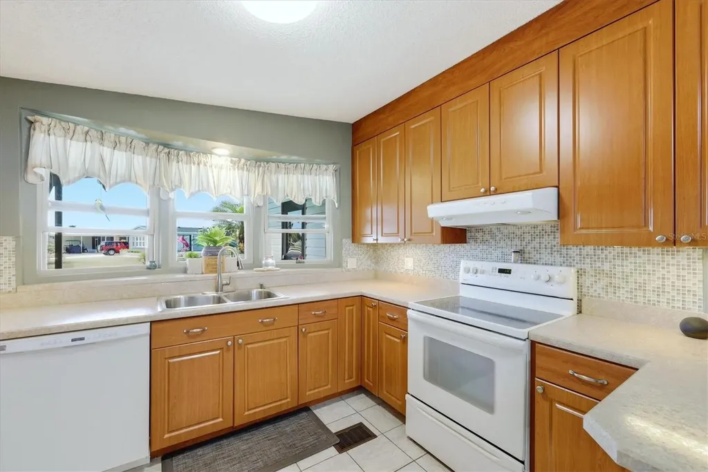 6222 Falcon Drive Englewood FL 34224