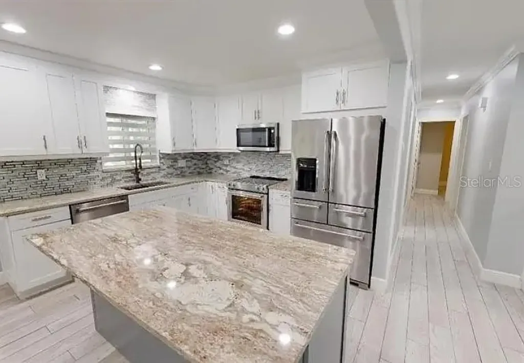9016 Hogans Bend Tampa FL 33647