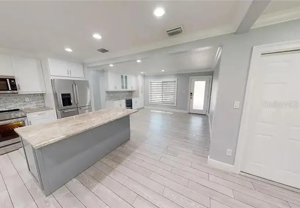9016 Hogans Bend Tampa FL 33647