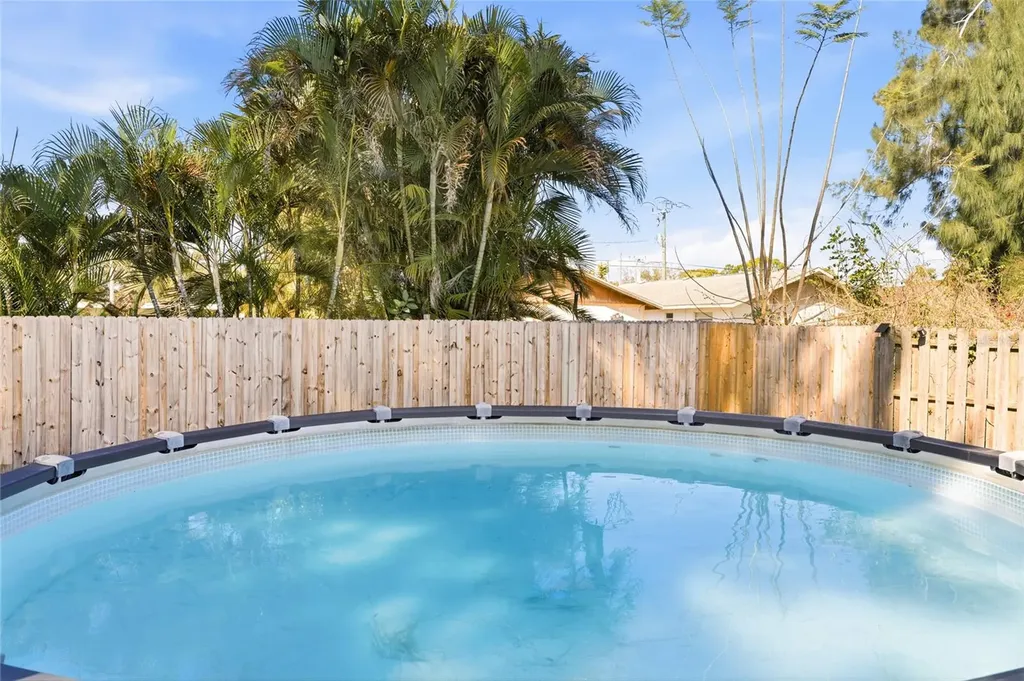 5320 Moeller Avenue Sarasota FL 34233