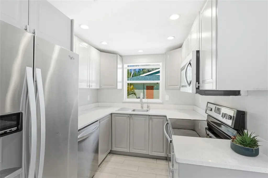 5320 Moeller Avenue Sarasota FL 34233