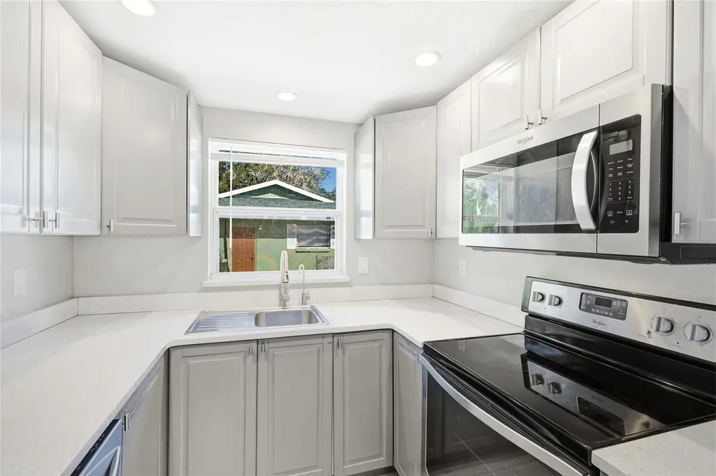 5320 Moeller Avenue Sarasota FL 34233