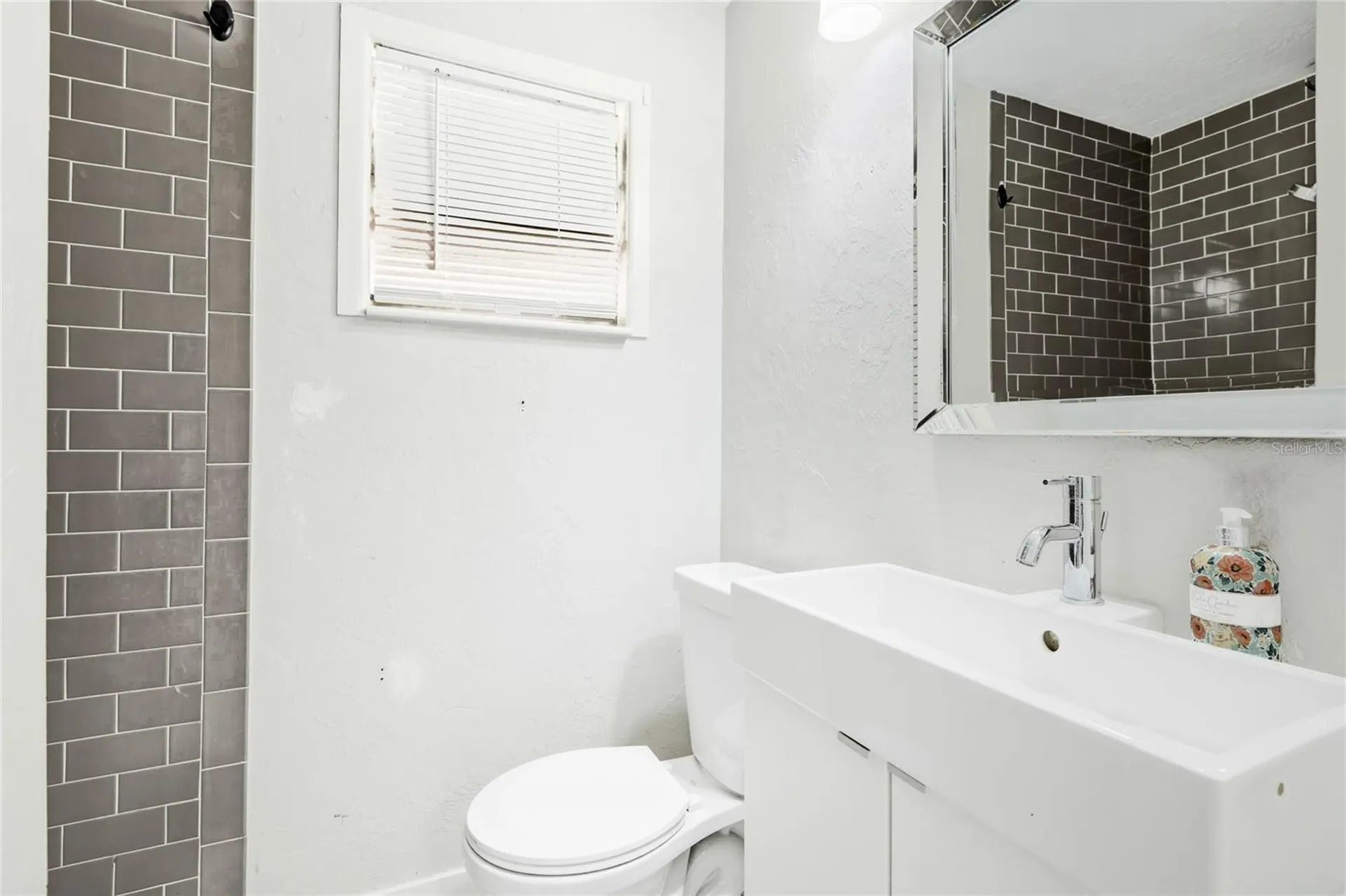 5320 Moeller Avenue Sarasota FL 34233