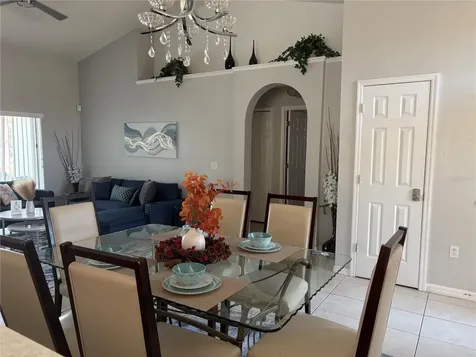 128 Lake Shore Parkway Davenport FL 33896