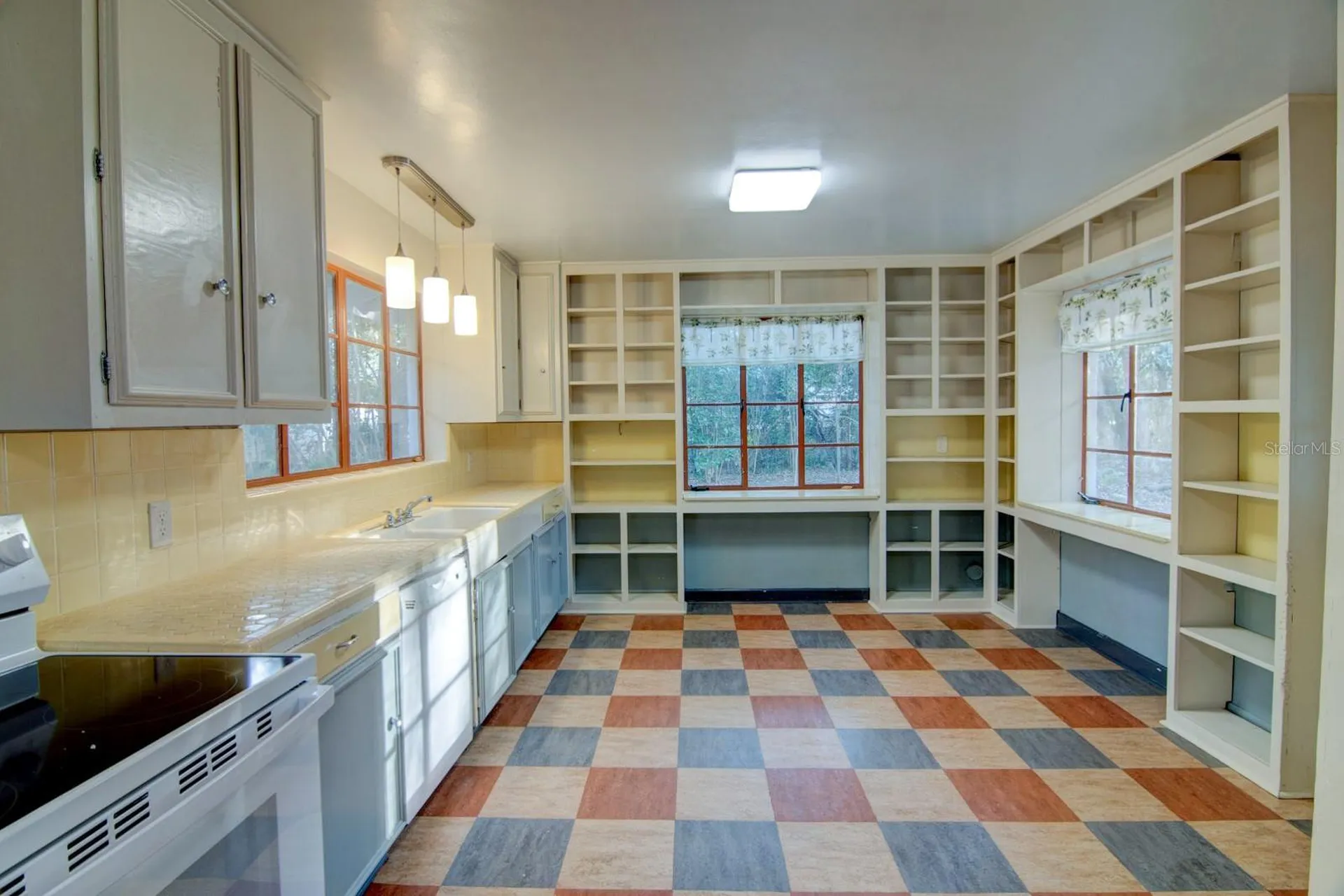 2049 NW 9th Avenue Gainesville FL 32603