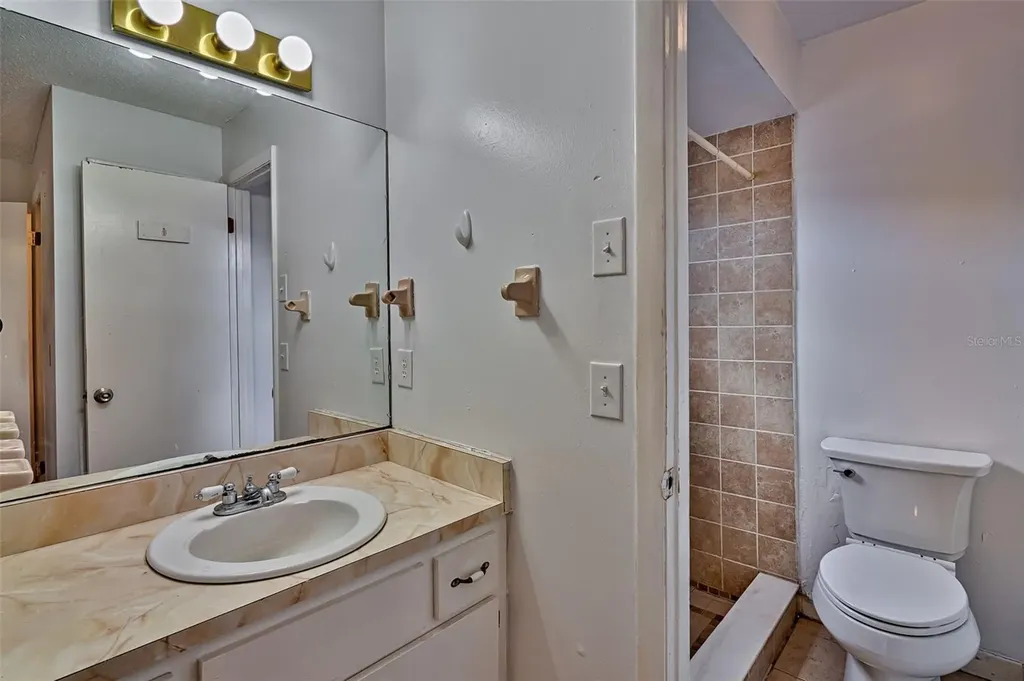 8204 SW 13th Road Gainesville FL 32607