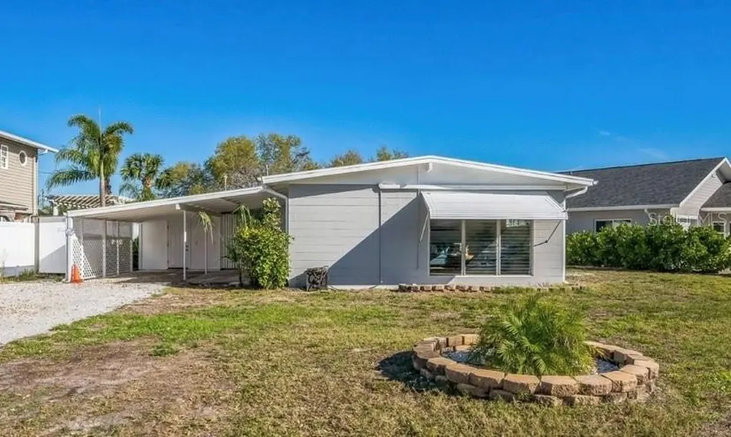 101 Sunlit Cove Drive NE St Petersburg FL 33702