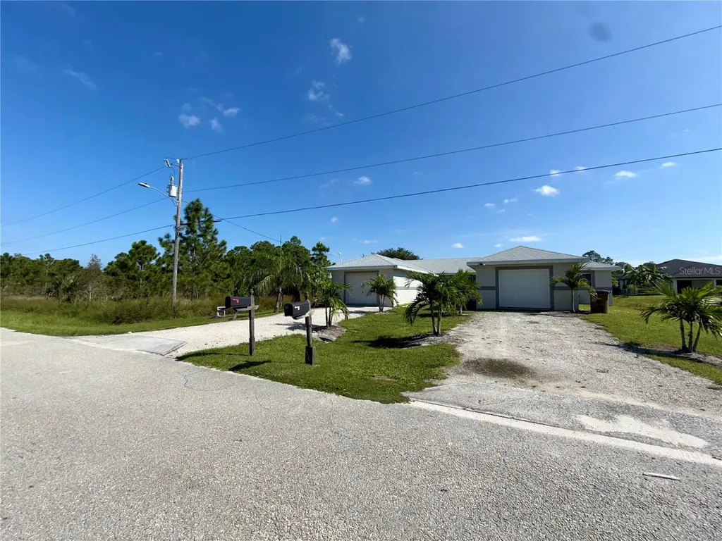 777-779 Bedford Drive Lehigh Acres FL 33974