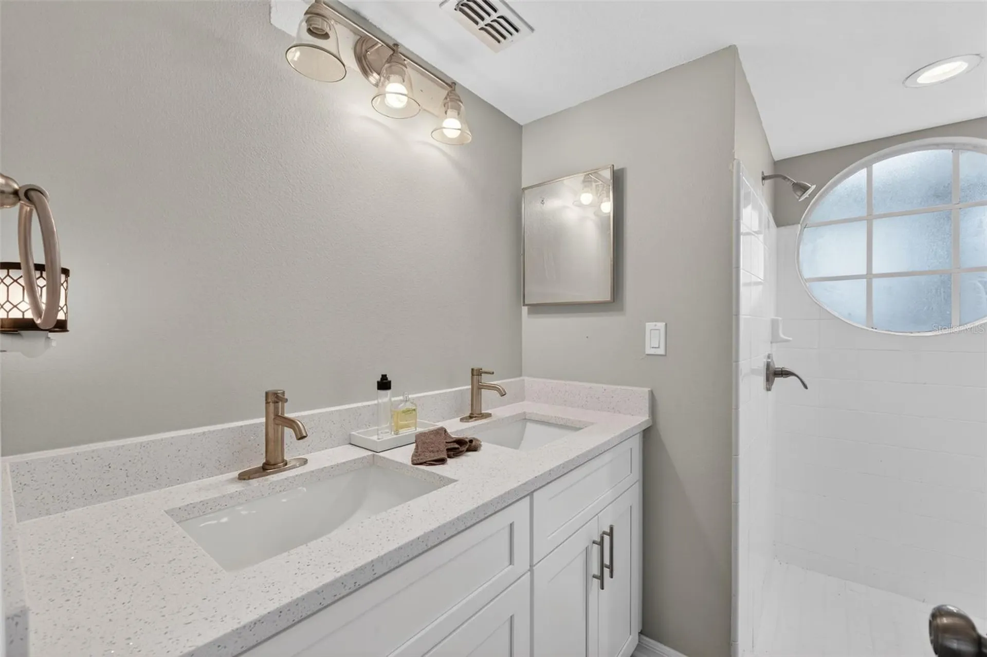 5017 Laguna Bay Circle Kissimmee FL 34746