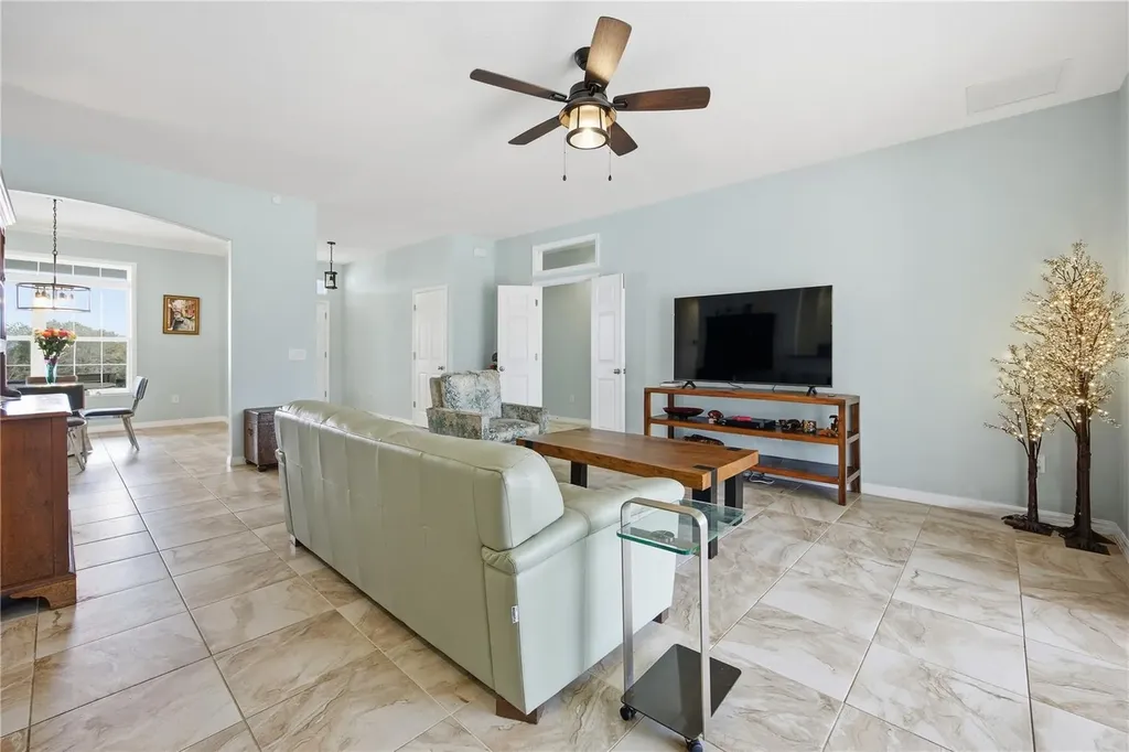 5608 Strong Point Weirsdale FL 32195