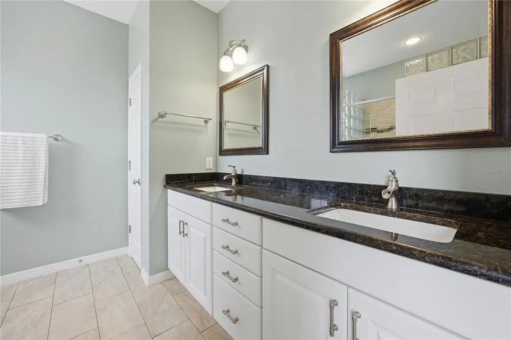 5608 Strong Point Weirsdale FL 32195