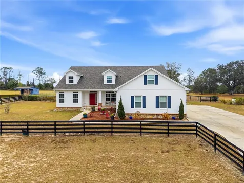 5608 Strong Point Weirsdale FL 32195