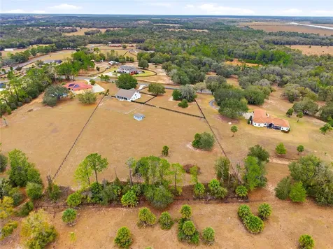 5608 Strong Point Weirsdale FL 32195