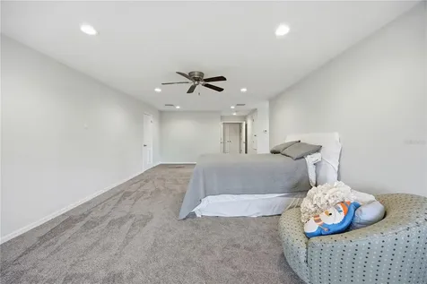 5608 Strong Point Weirsdale FL 32195