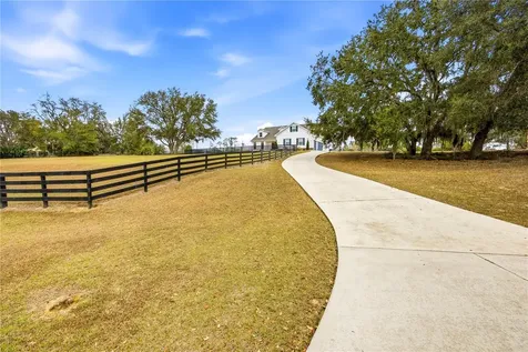 5608 Strong Point Weirsdale FL 32195