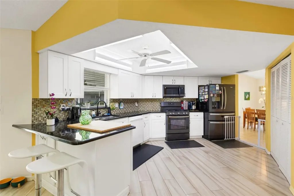 5836 Helen Way Sarasota FL 34243