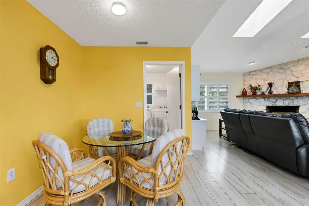 5836 Helen Way Sarasota FL 34243