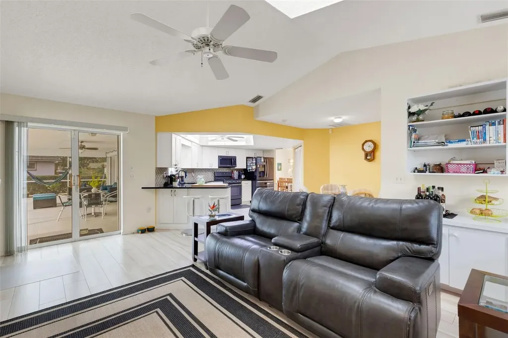5836 Helen Way Sarasota FL 34243