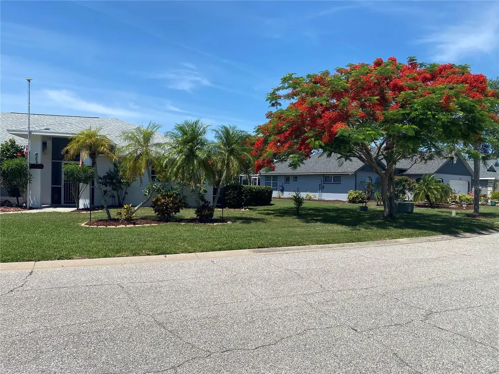 5836 Helen Way Sarasota FL 34243