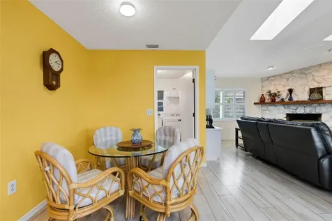 5836 Helen Way Sarasota FL 34243