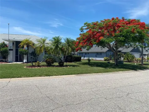 5836 Helen Way Sarasota FL 34243