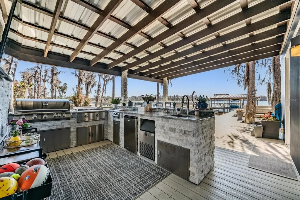 18200 Cypress Cove Lane Lutz FL 33549