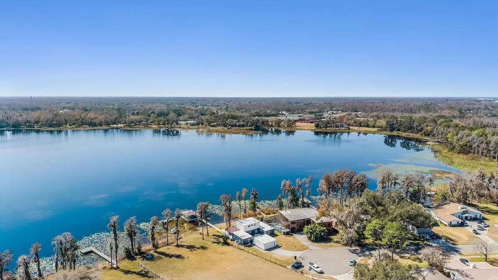 18200 Cypress Cove Lane Lutz FL 33549